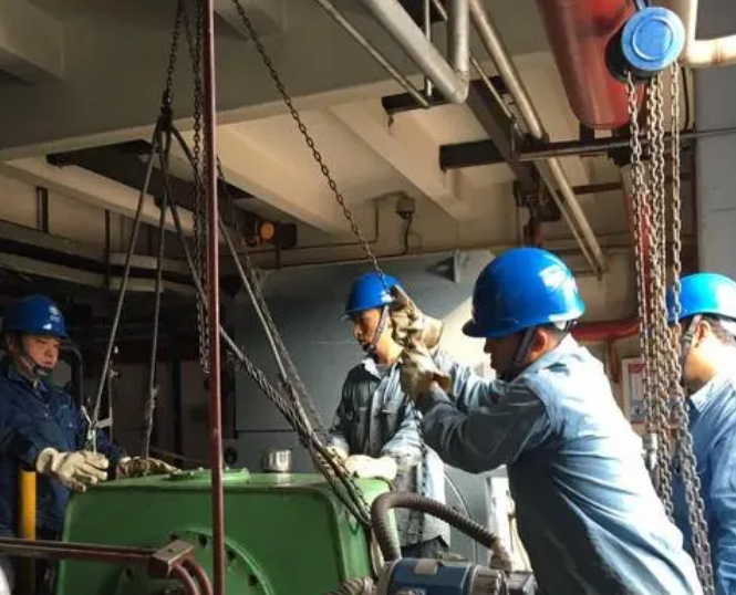 鋼廠連鑄機檢修手拉葫蘆解決部件吊裝難題